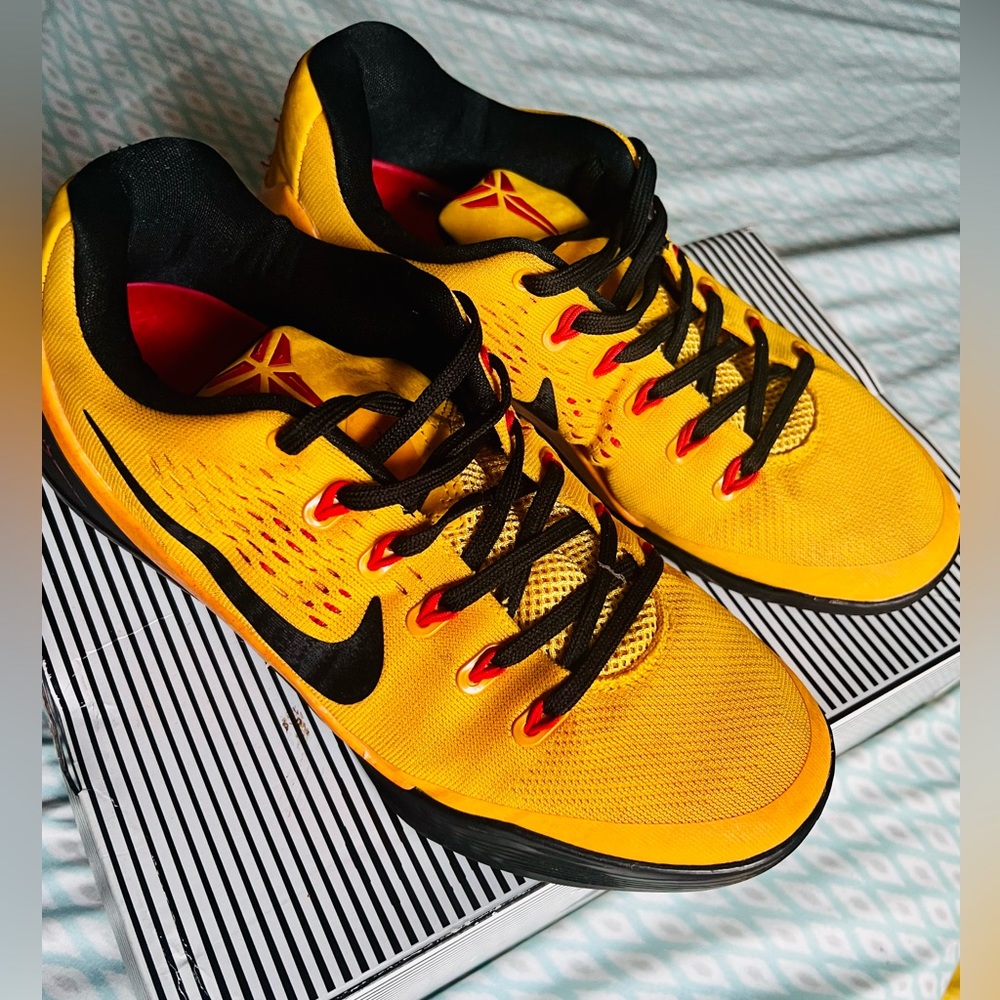 Kobe 9 Bruce Lee. Size 7 men’s